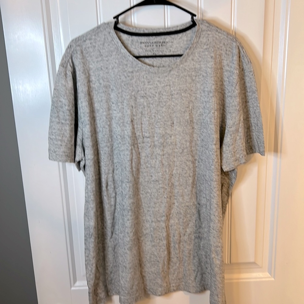 Grey Banana Republic Tshirt - XL